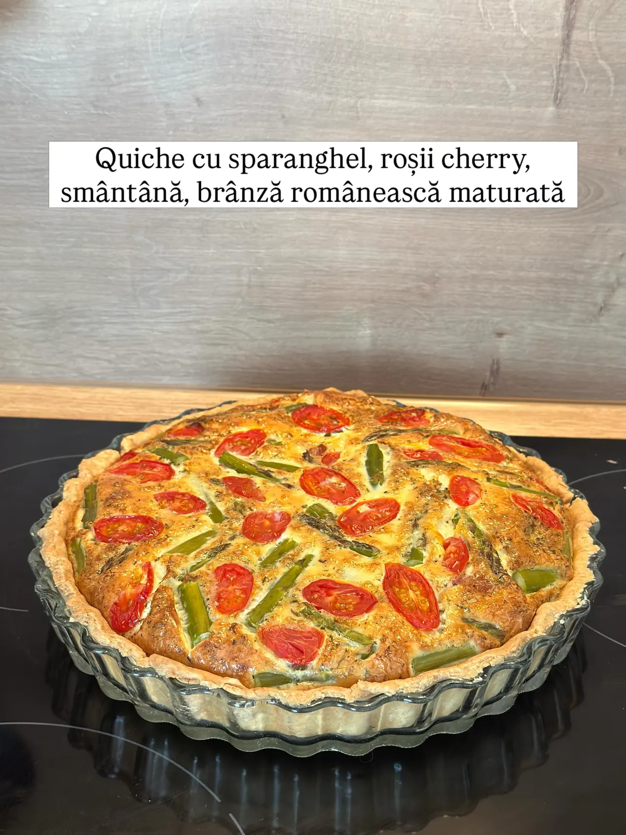 Quiche cu sparanghel, roșii cherry,