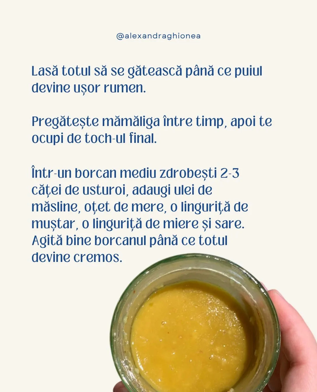 Lasă totul să se gătească până ce puiul devine ușor rumen.