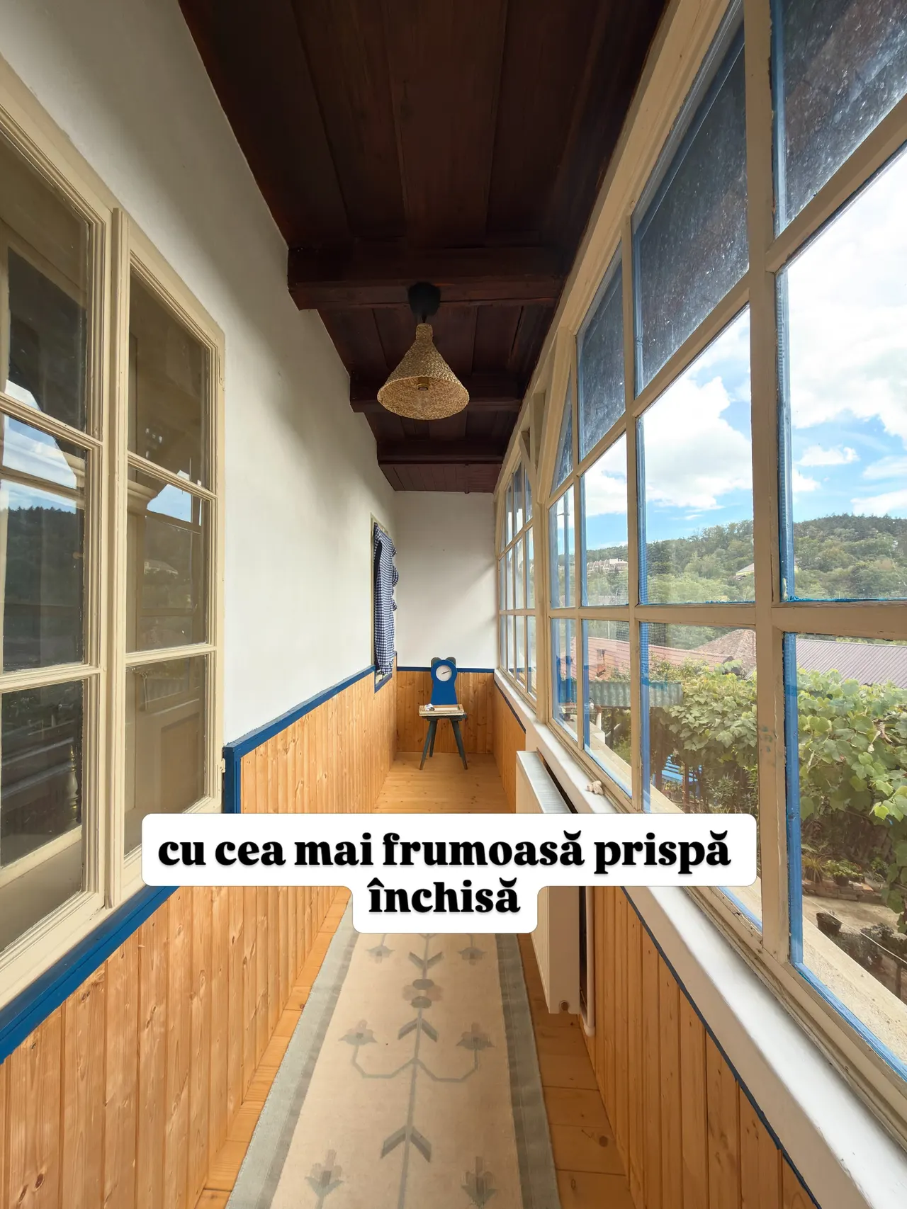 cu cea mai frumoasă prispă închisă